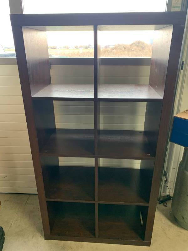 lot 98 image: 8 Box Wood Cubicles
