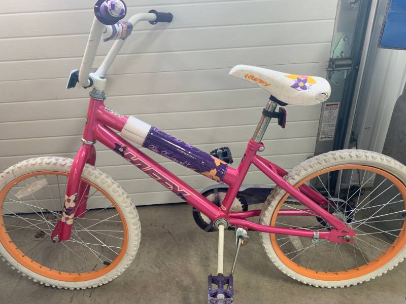 lot 104 image: Huffy Girls Bike