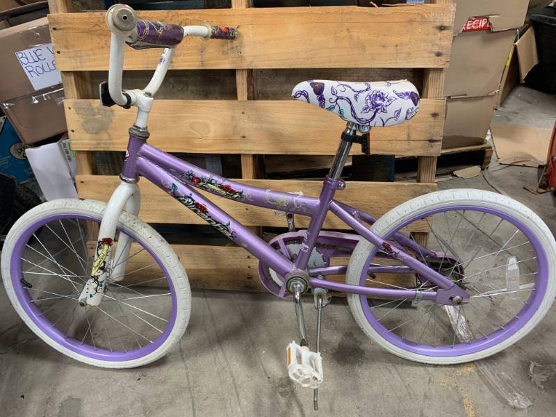 lot 106 image: Dream Girl Bike