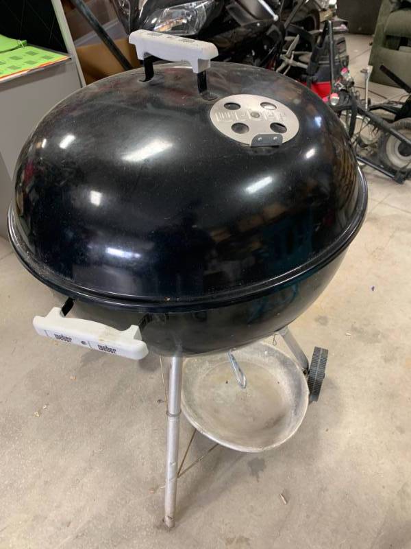 lot 112 image: Weber Charcoal BBQ Grill