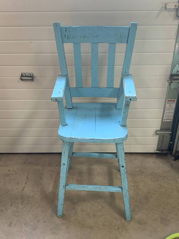 lot 114 image: Antique High Top Turquoise Chair