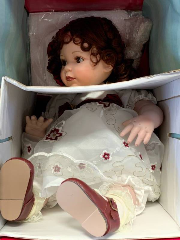 lot 6 image: Marie Osmond Ella Porcelain 14 Doll $125 Retail