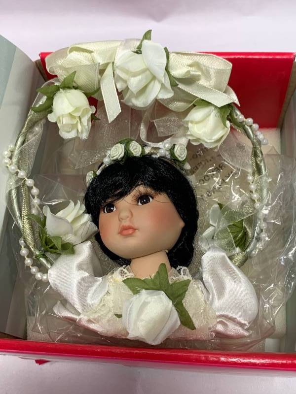 lot 72 image: Marie Osmond Princess Ornament
