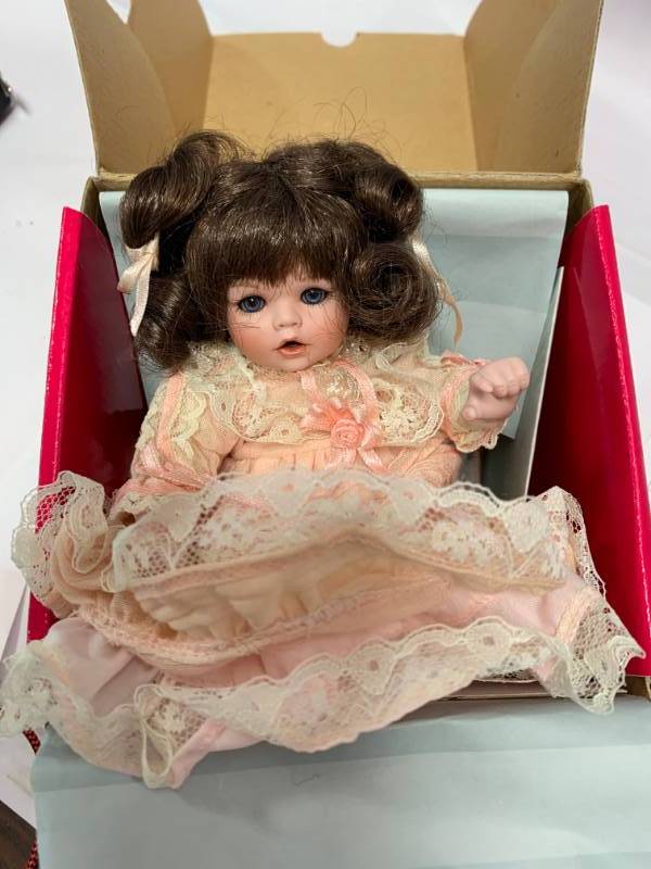 lot 77 image: Marie Osmond Renee Tiny Tot Porcelain 6 Doll $67 Retail