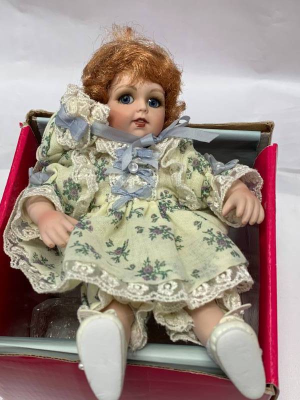 lot 84 image: Marie Osmond Claudia Tiny Tot Porcelain 6 Doll $68 Retail
