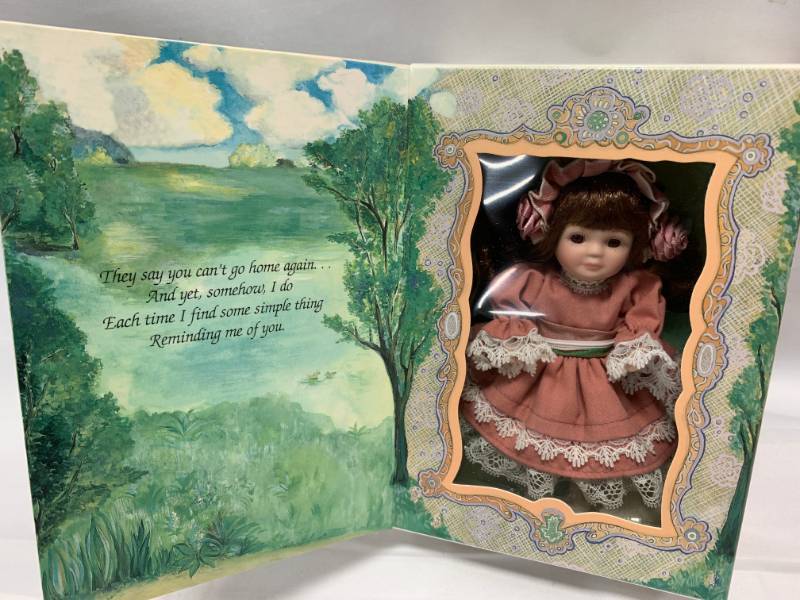 lot 89 image: Marie Osmond Mothers Day 1997 Porcelain 6 Doll $30 Retail