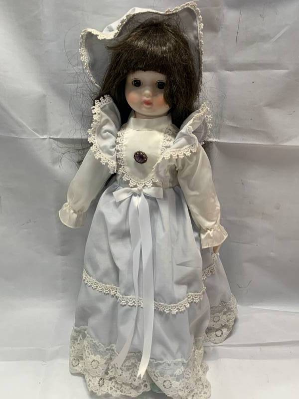 lot 105 image: Victorian Impex 17 Porcelain Doll (no box)