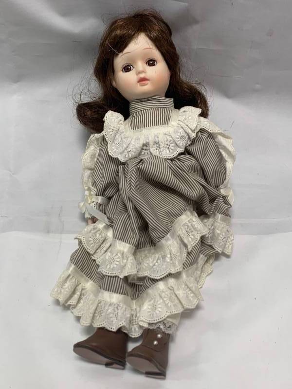 lot 111 image: Vintage Porcelain 15 Doll