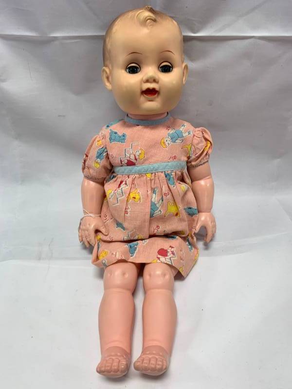 lot 112 image: Vintage 15 Doll