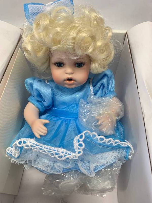 lot 70 image: Marie Osmond Baby Miracles Porcelain 7 Doll $55 Retail
