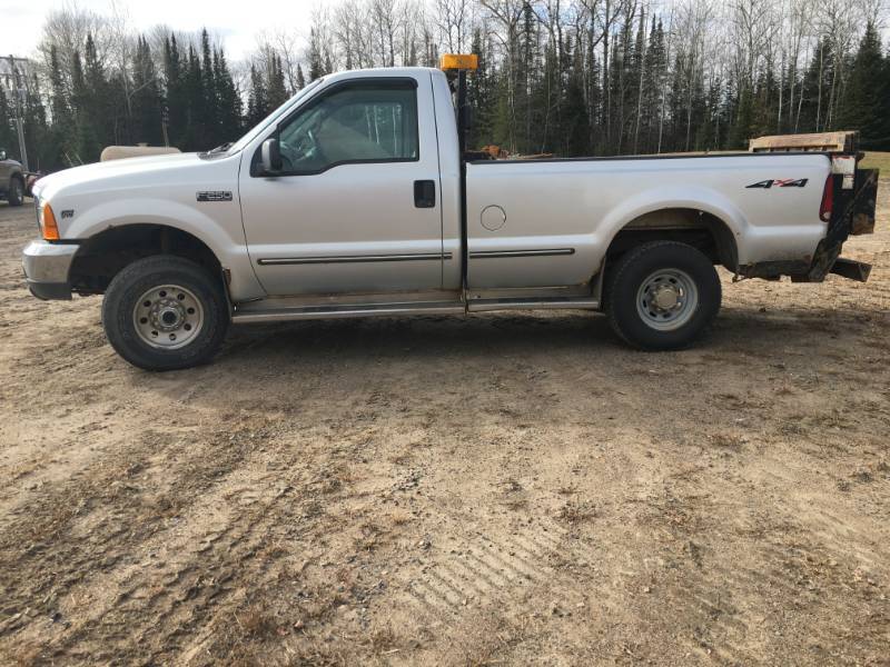 1999 Ford F-250 with Lift Gate