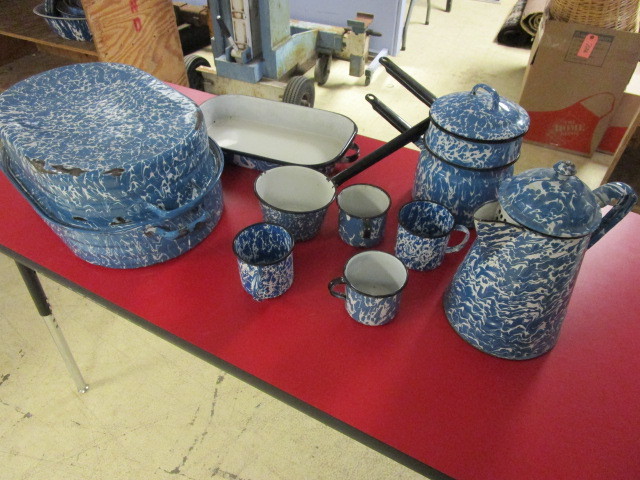 lot 102 image: VINTAGE BLUE SPLATTER ENAMELWARE SET