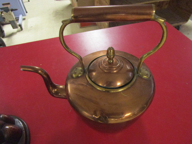 lot 110 image: VINTAGE COPPER TEAPOT AND DECORATIVE BAKING-STYLE BOWL