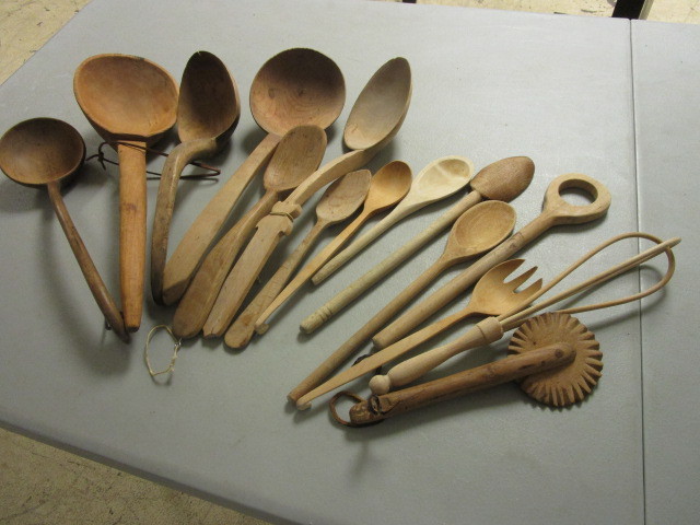 Vintage Wood Serving Spoons And Other Kitchen Utensils E Wheels Mobility Scooter Vintage Enamelware Sets Antique Wood Kitchen Utensils Copper And Brass Teapot Sets And More K Bid