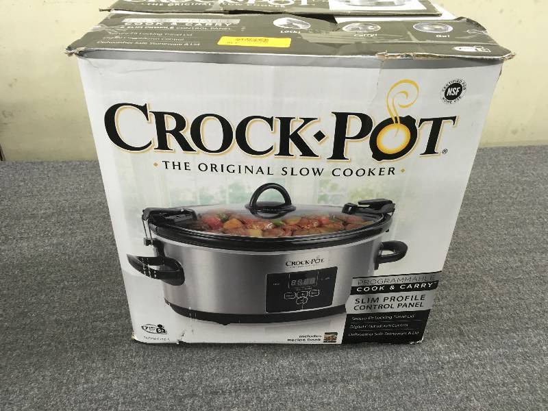 Crock Pot Slow Cooker, Retail $39.99
