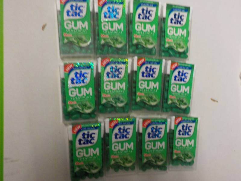 lot 82 image: Tic Tac Gum...