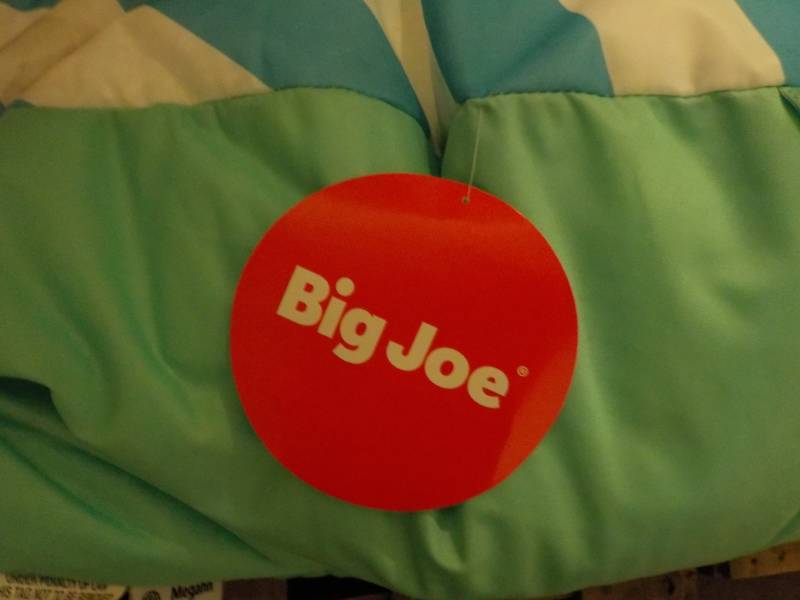 lot 140 image: Bean Bag Chair 3 Faux Fur Rugs...