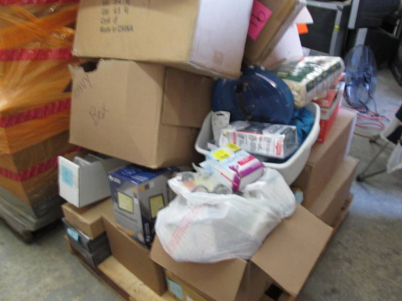 lot 9 image: Pallet of UnclaimedUnsold Items- s...