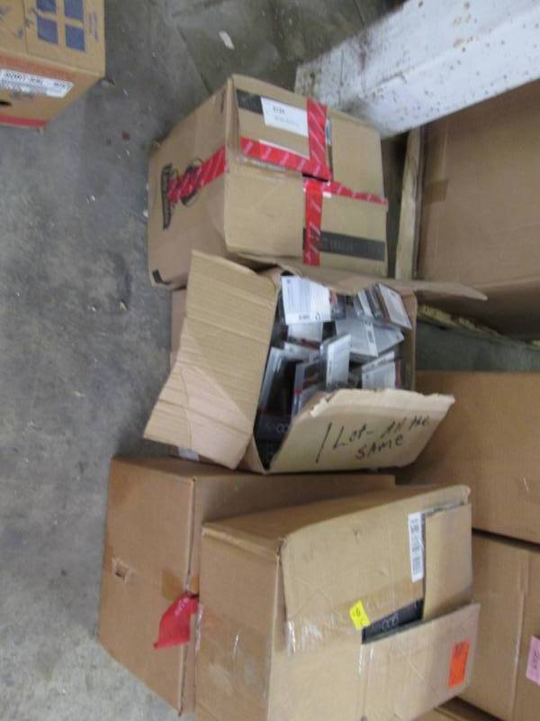 lot 15 image: 4 Boxes of Gooey Iphone 66s Cases...