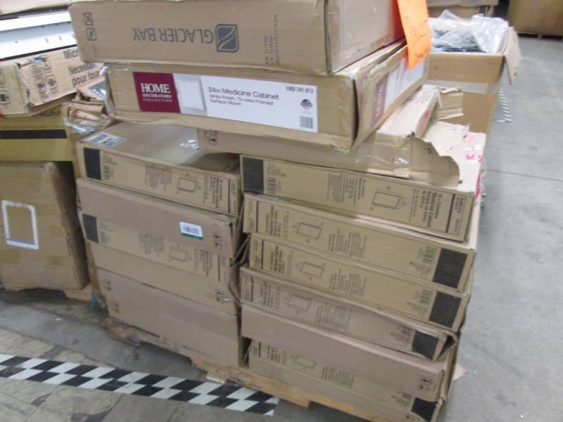 lot 16 image: Pallet of Damaged Medicine Cabinets...