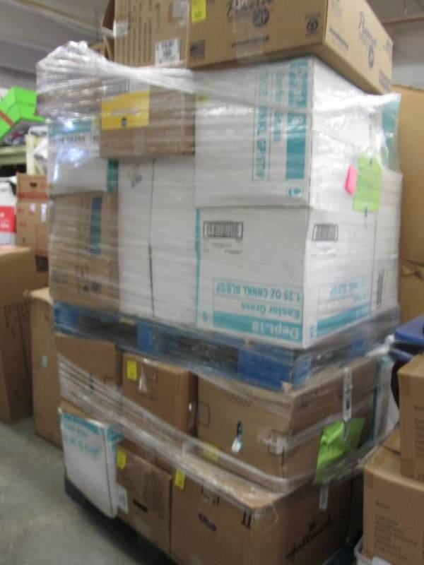 lot 105 image: Pallet of Easter Items-see images...