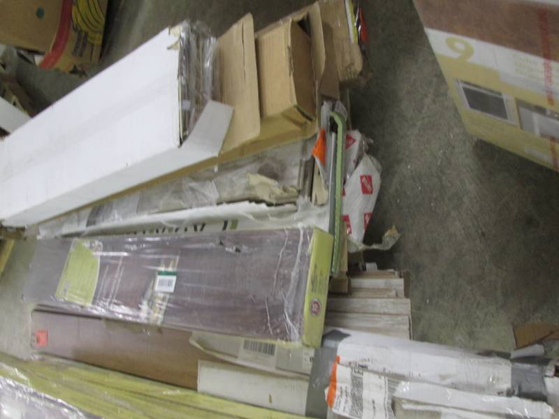 lot 207 image: Large Lot of Assorted Flooring...