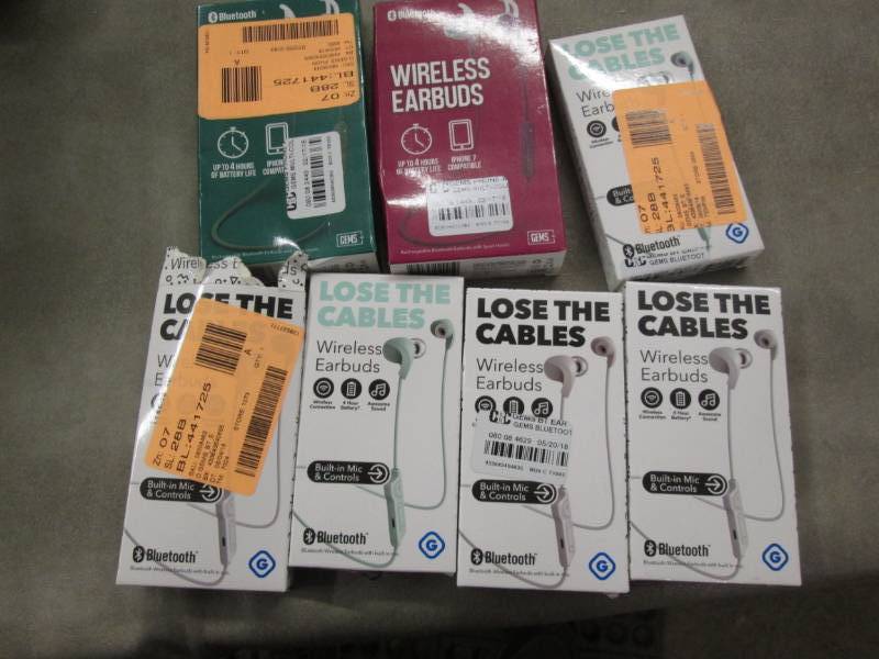 lot 213 image: 7 Wireless Earbuds Retail $7.20ea...