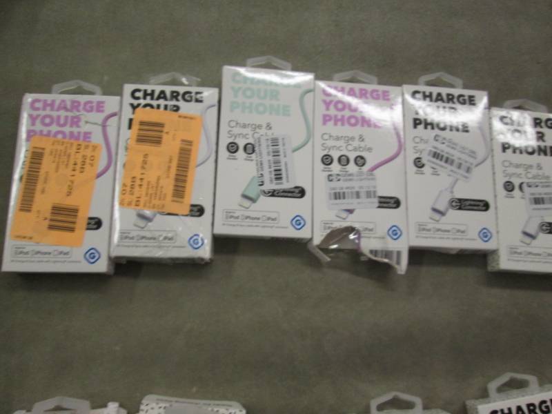 lot 214 image: 7 Charge & Sync Cables for Apple Pr...