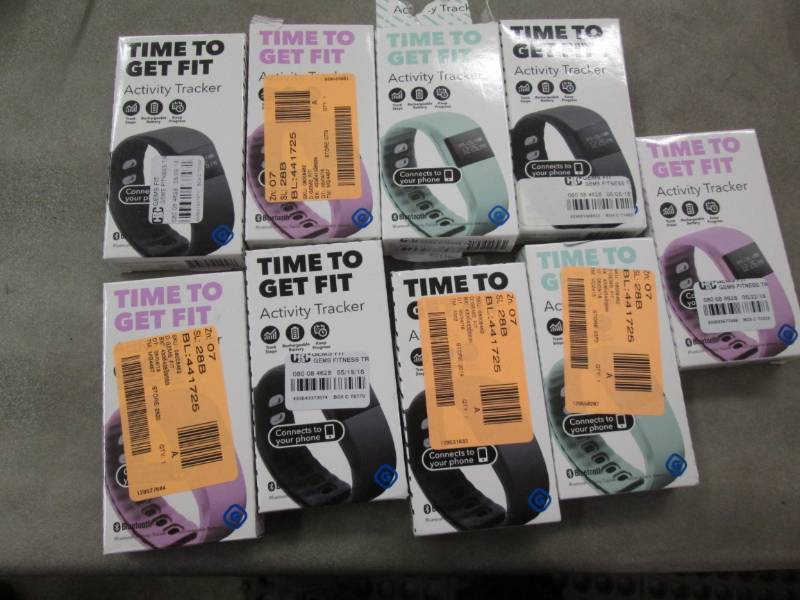 lot 222 image: 9 Bluetooth Activity Trackers Retai...