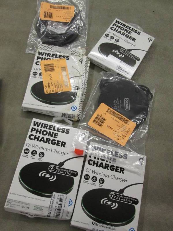 lot 224 image: 6 Wireless Phone Chargers Retail $7...