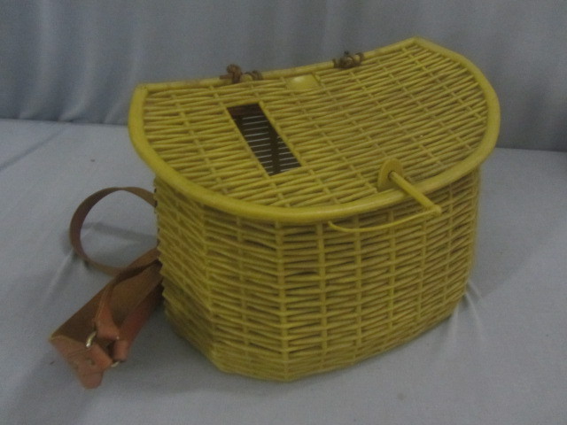lot 42 image: Fishing Creel