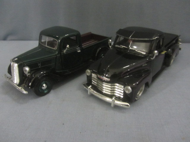 lot 46 image: Die Cast Metal Cars