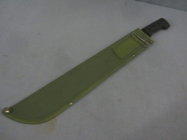 lot 65 image: Machete