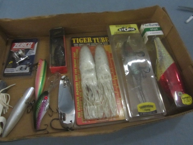 lot 104 image: Fishing Lures