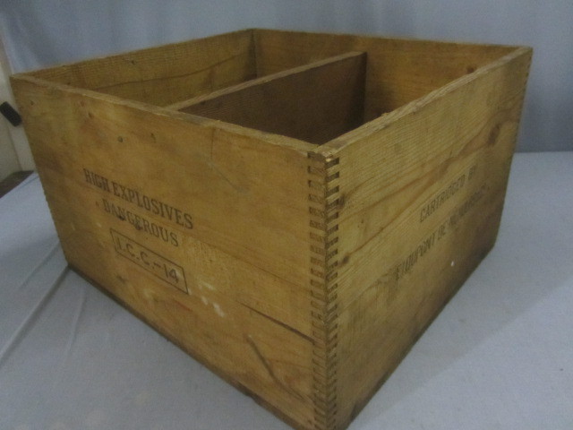 lot 119 image: Wood Crate - DuPont