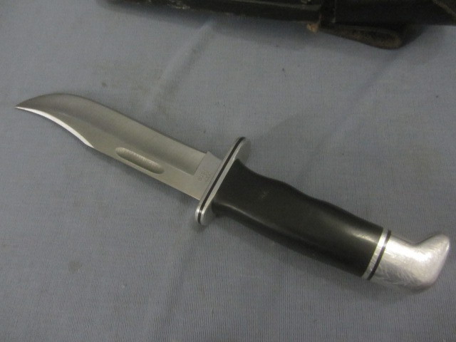 lot 134 image: Buck Knife