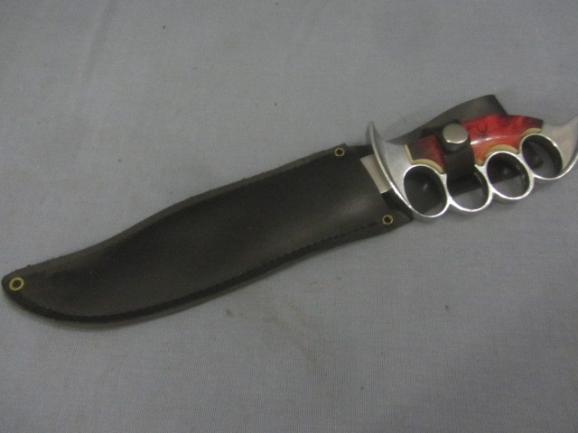 lot 136 image: Black Widow Knife