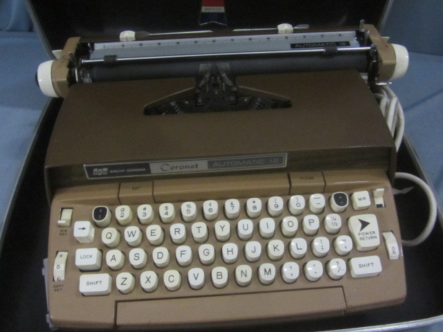 lot 147 image: Smith Corona Electric Typewriter