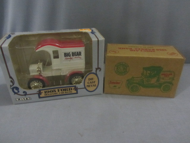 lot 159 image: ERTL Car Banks