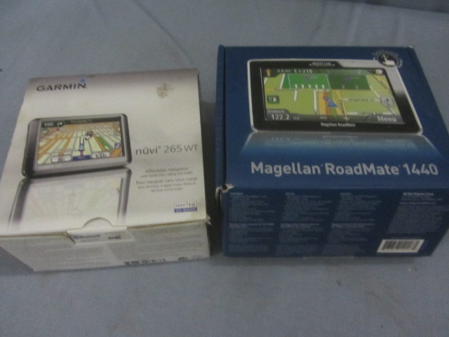 lot 173 image: Garmin, Magellan GPS