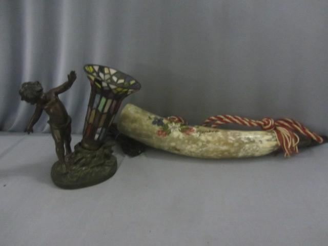 lot 174 image: Bronze & Glass Lamp, Powder Horn