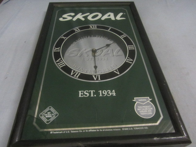 lot 188 image: Skoal Tobacco Clock