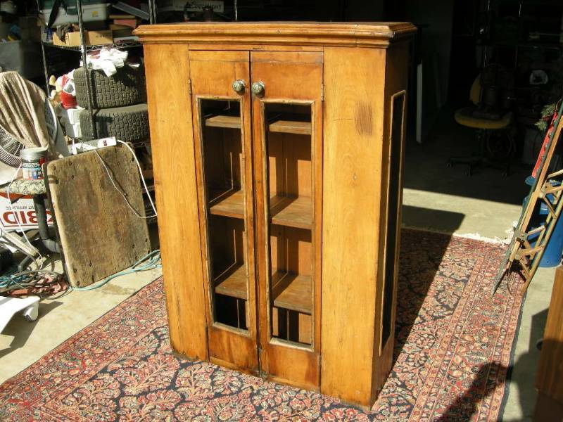 lot 2 image: Antique Primitive Pine Pie Safe