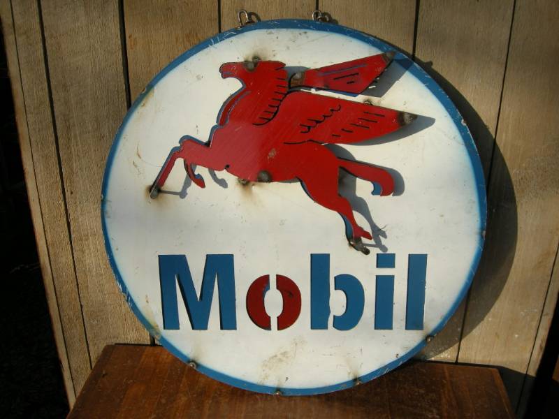 lot 20 image: Custom Mobil Relief Sign