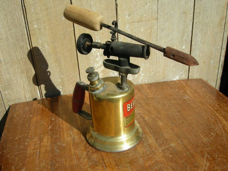 lot 23 image: Vintage Bernz Brass Torch, Solder Set