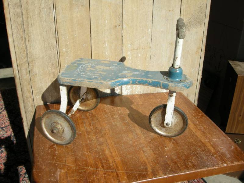 lot 36 image: Vintage Childs Ride-On Toy