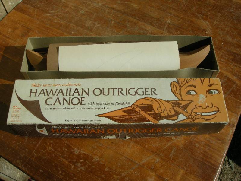 lot 33 image: Vintage Hawaiian Outrigger Canoe Model Kit