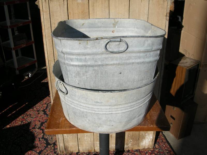 lot 40 image: Vintage Galvanized Wash Tubs