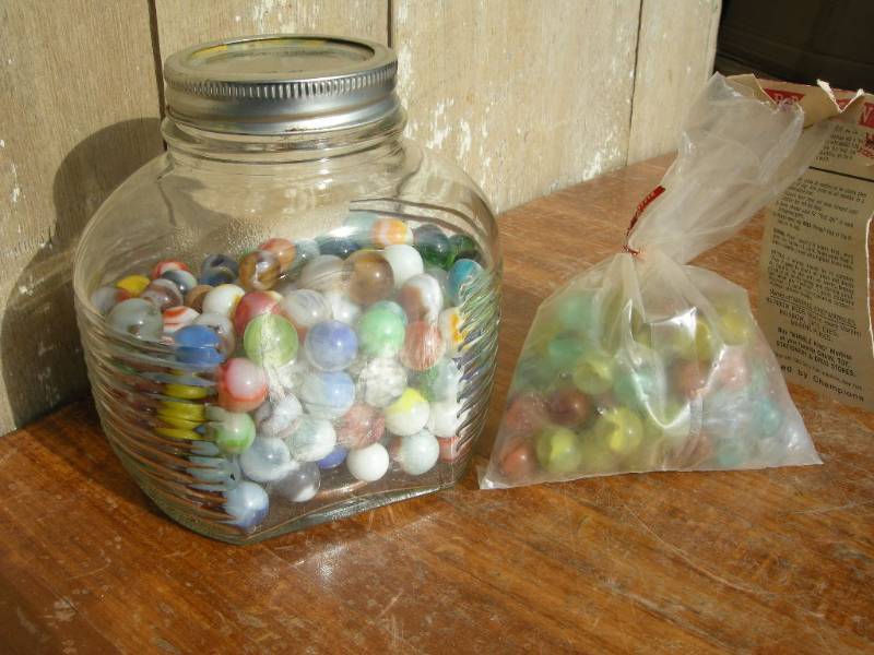 lot 59 image: Vintage Marbles