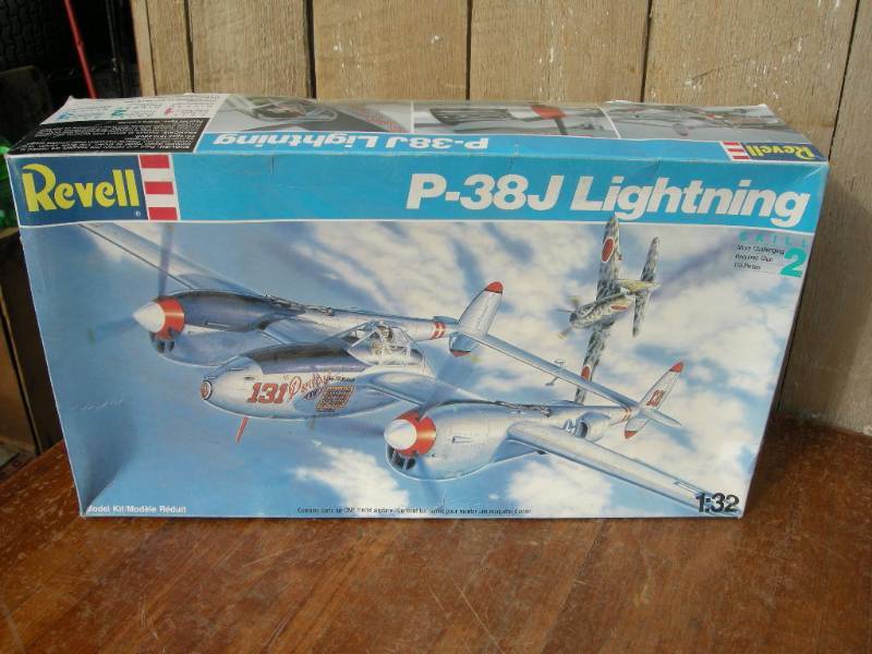 lot 67 image: Revell P-38J Lightning Model Kit